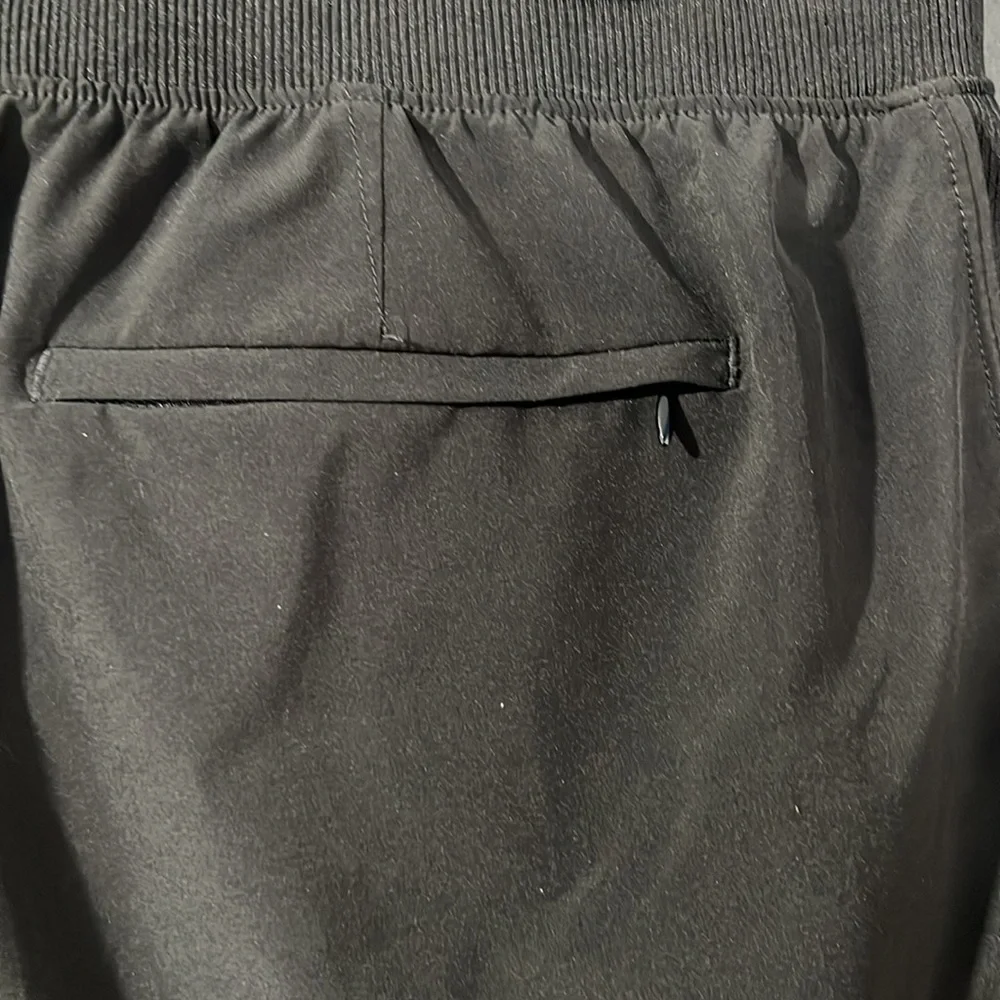 Black Active Shorts with Pockets Size XL - Picture 4 of 5